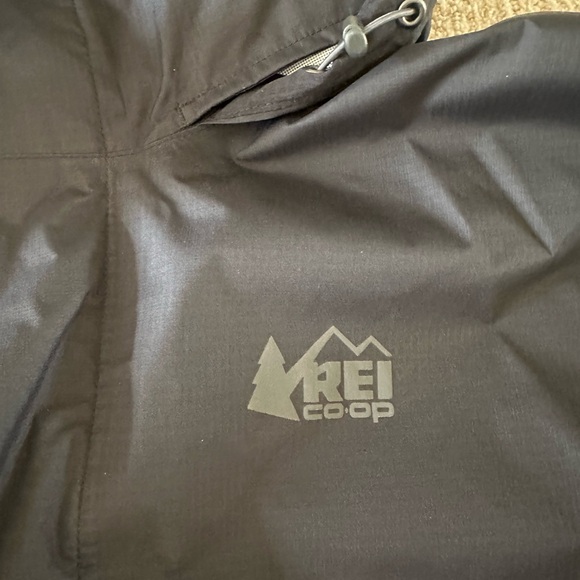 Men's REI Black Rain Jacket - Picture 5 of 5